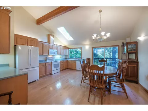 Kitchen - 1925 Sylvan St, Eugene, OR 97403 photo 1 of 3