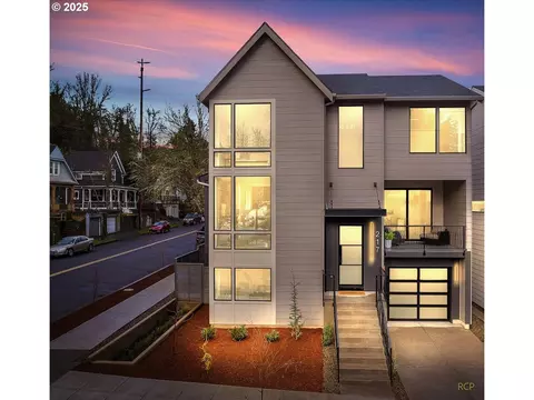 217 S Flower St, Portland, OR 97239