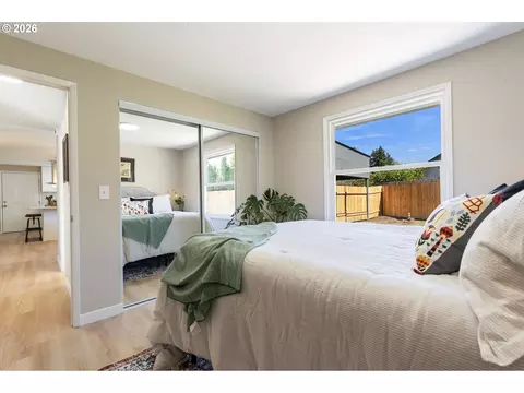 Bedroom - 280 NW 23rd St, Gresham, OR 97030 photo 3 of 4