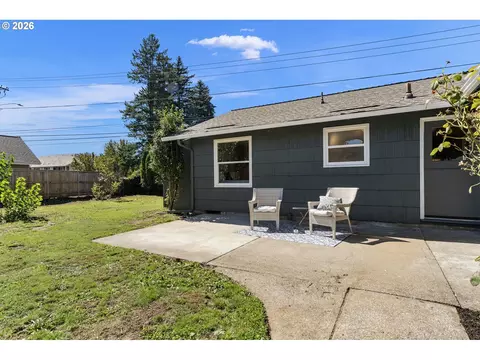 Exterior - 280 NW 23rd St, Gresham, OR 97030 photo 6 of 10