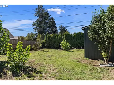 Exterior - 280 NW 23rd St, Gresham, OR 97030 photo 5 of 10