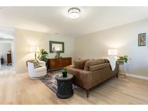 Living - 280 NW 23rd St, Gresham, OR 97030 photo 1 of 3