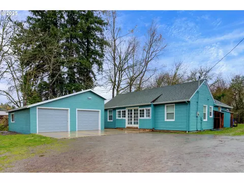 33654 S Dickey Prairie Rd, Molalla, OR 97038