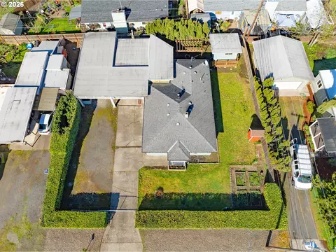 View/Area - 672 51st St, Springfield, OR 97478 photo 1 of 1