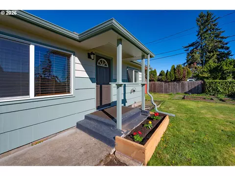 Exterior - 672 51st St, Springfield, OR 97478 photo 10 of 15