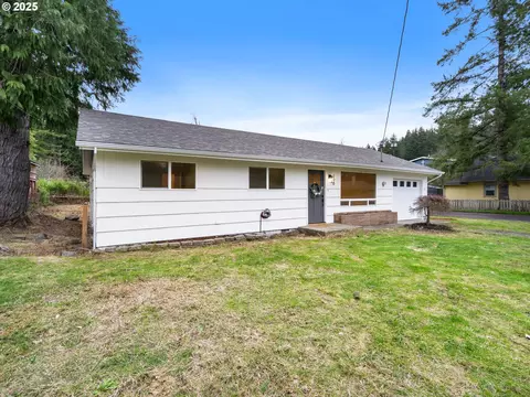 190 NW 11th St, Toledo, OR 97391