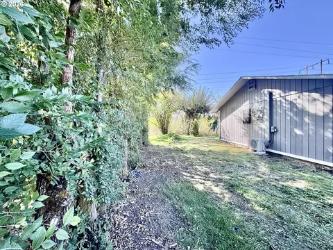Exterior - 3970 5 Marshall, Eugene, OR 97402 photo 8 of 10