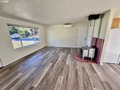 Living - 3970 5 Marshall, Eugene, OR 97402 photo 2 of 3