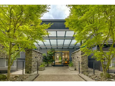 16250 Pacific Hwy #75, Lake Oswego, OR 97034