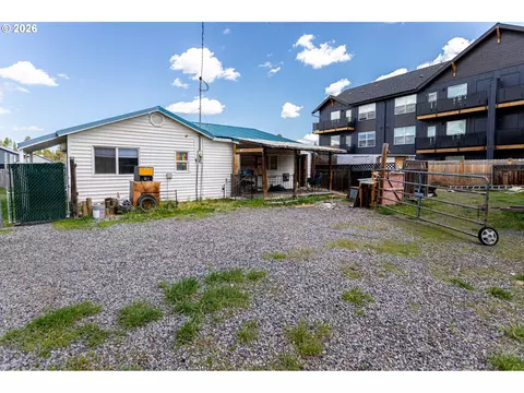 Exterior - 51380 Preble Way, La Pine, OR 97739 photo 6 of 12