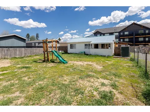 Exterior - 51380 Preble Way, La Pine, OR 97739 photo 9 of 12