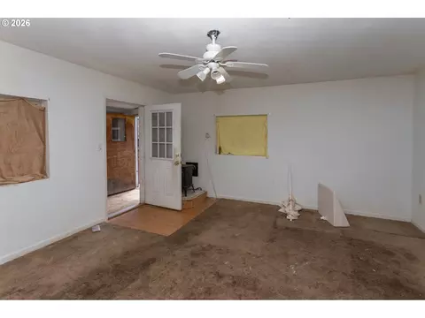 Living - 51380 Preble Way, La Pine, OR 97739 photo 2 of 2