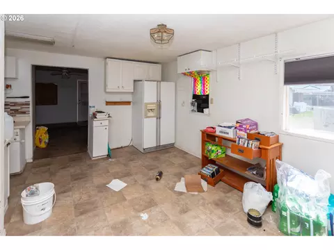 Kitchen - 51380 Preble Way, La Pine, OR 97739 photo 1 of 2