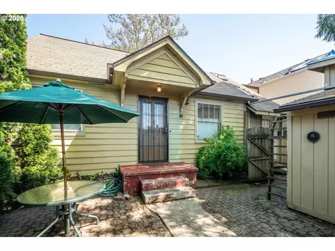 663 Van Buren St, Eugene, OR 97402
