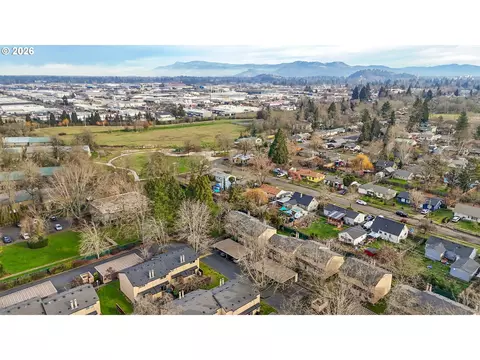 1505 Fetters Loop, Eugene, OR 97402 photo 8