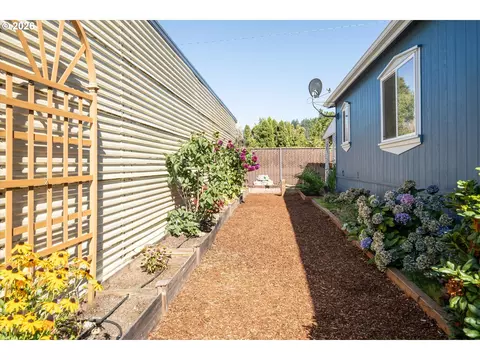 Exterior - 5335 Main St #157, Springfield, OR 97478 photo 5 of 6