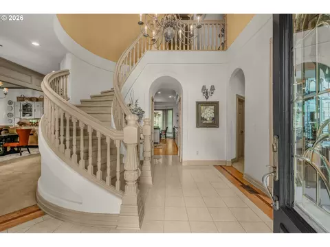 Entry Way - 3889 SE Saint Andrews Pl, Gresham, OR 97080 photo 1 of 3