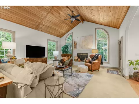 Living - 3889 SE Saint Andrews Pl, Gresham, OR 97080 photo 3 of 5