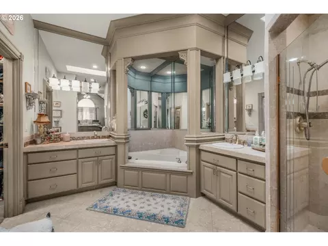 Bath - 3889 SE Saint Andrews Pl, Gresham, OR 97080 photo 1 of 6