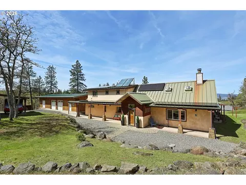 2015 Lonely Ln, Mosier, OR 97040