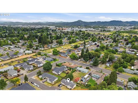 View/Area - 920 Echo Hollow Rd, Eugene, OR 97402 photo 2 of 4