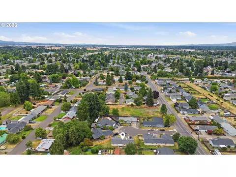View/Area - 920 Echo Hollow Rd, Eugene, OR 97402 photo 4 of 4