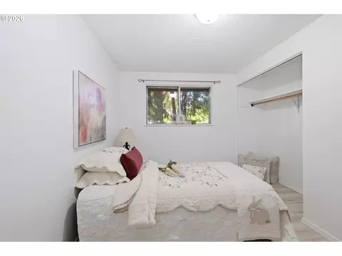Bedroom - 2250 W Irwin Way, Eugene, OR 97402 photo 6 of 6