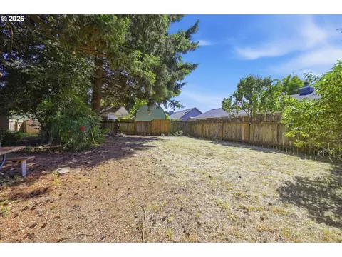 Exterior - 2250 W Irwin Way, Eugene, OR 97402 photo 9 of 12