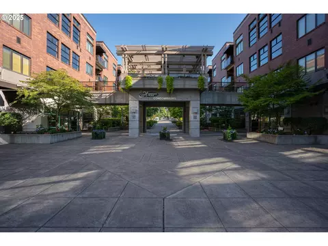 400 W 8th St #206, Vancouver, WA 98660
