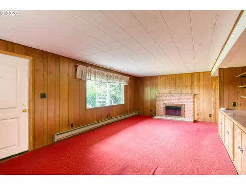 Living - 615 SW Isaac Ln, Pendleton, OR 97801 photo 7 of 8