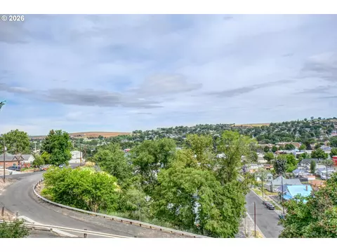 View/Area - 615 SW Isaac Ln, Pendleton, OR 97801 photo 3 of 4