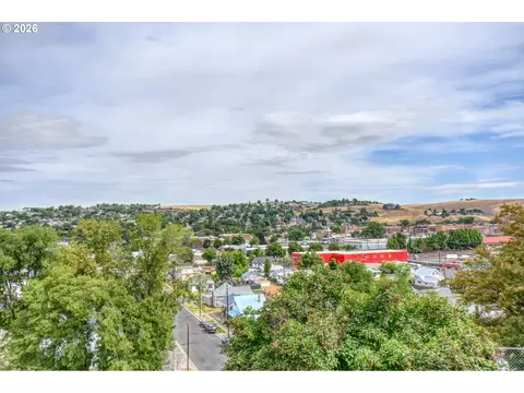 View/Area - 615 SW Isaac Ln, Pendleton, OR 97801 photo 2 of 4
