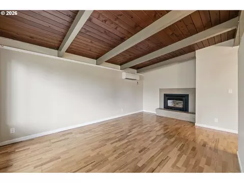 Living - 1430 Barton St, Eugene, OR 97404 photo 1 of 5