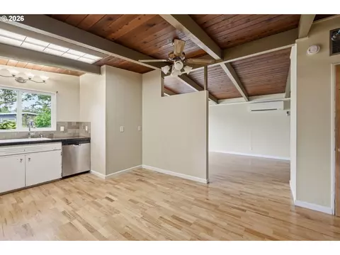 Living - 1430 Barton St, Eugene, OR 97404 photo 3 of 5