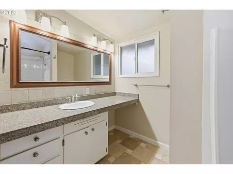 Bath - 1430 Barton St, Eugene, OR 97404 photo 1 of 2
