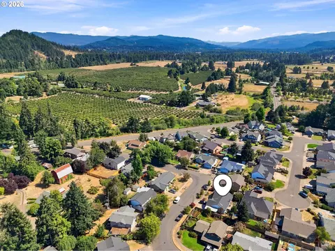 View/Area - 723 71st St, Springfield, OR 97478 photo 5 of 6