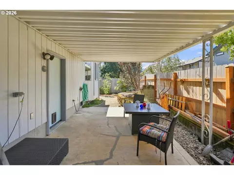 Exterior - 723 71st St, Springfield, OR 97478 photo 5 of 6