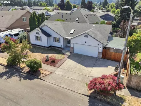 View/Area - 723 71st St, Springfield, OR 97478 photo 2 of 6