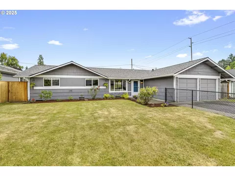 23528 SE Oak St, Gresham, OR 97030