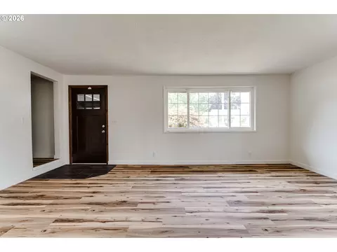 Living - 345 23rd St, Springfield, OR 97477 photo 1 of 5