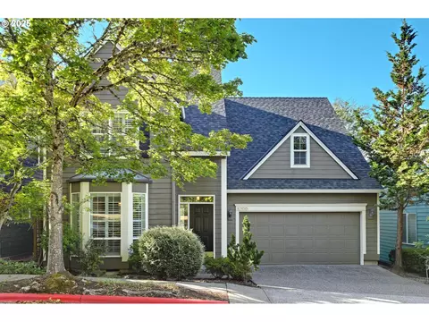 10156 NW Fleetwood Dr, Portland, OR 97229