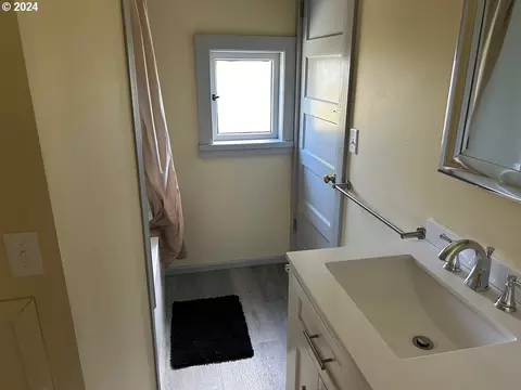 2080 Riverview St, Eugene, OR 97403 photo 10