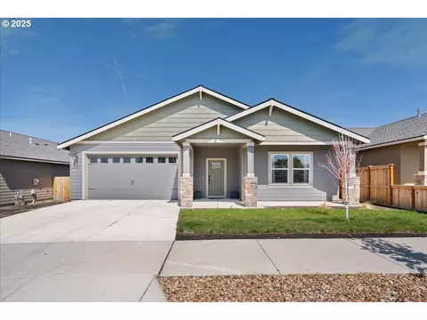 3235 NW Cedar Ave, Redmond, OR 97756