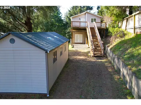 200 Woodland Ave, Gearhart, OR 97138