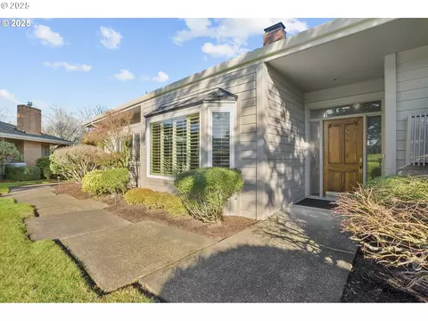7240 SW Lake Bluff Ct, Wilsonville, OR 97070
