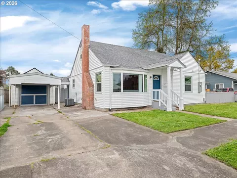 357 E St, Independence, OR 97351 photo 3
