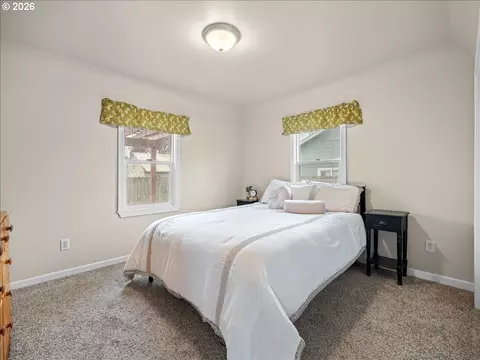 357 E St, Independence, OR 97351 photo 18