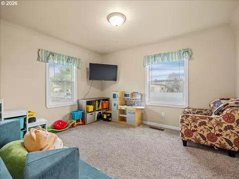 357 E St, Independence, OR 97351 photo 20