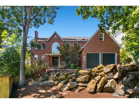 13825 Melrose Pl, Lake Oswego, OR 97035