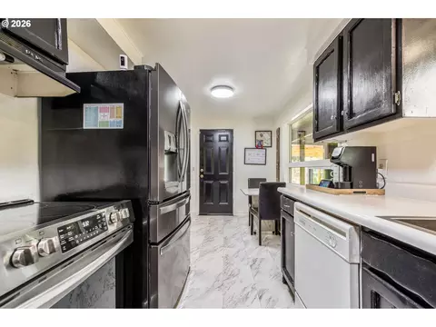 Kitchen - 1796 Grove St, Eugene, OR 97404 photo 3 of 3